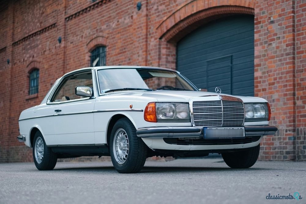 1978' Mercedes-Benz W123 photo #2