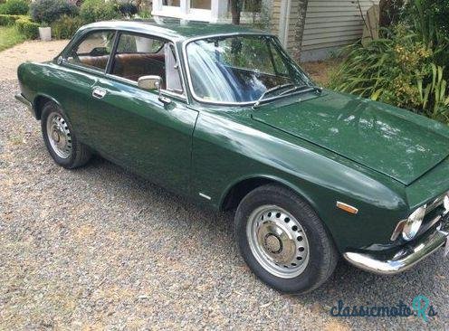 1967' Alfa Romeo Giulia photo #2