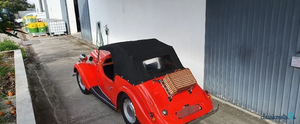 1947' Singer photo #2