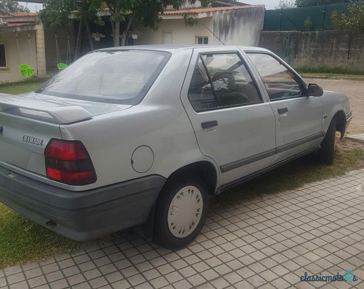 1990' Renault 19 photo #2