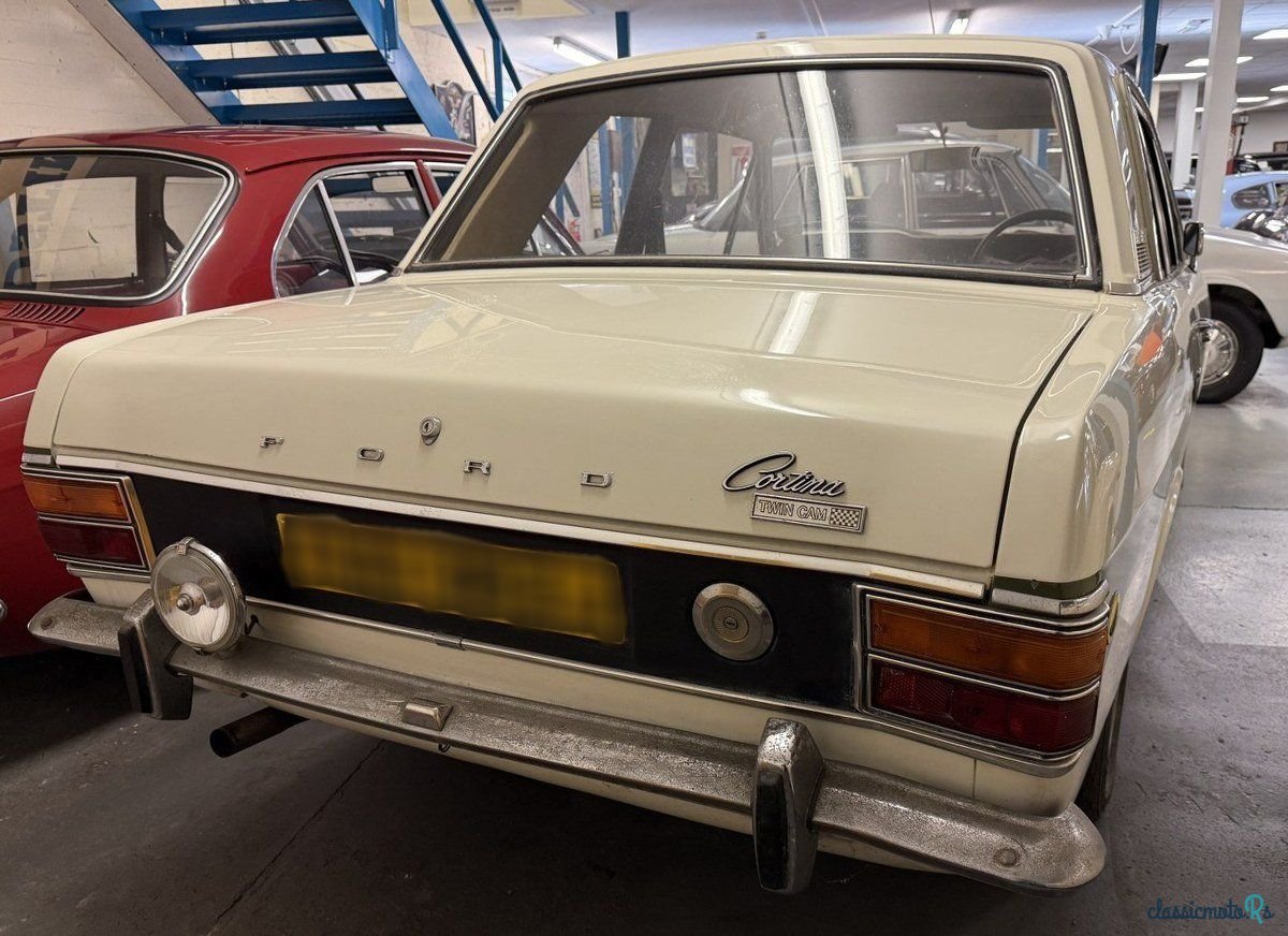 1970' Ford Cortina photo #2
