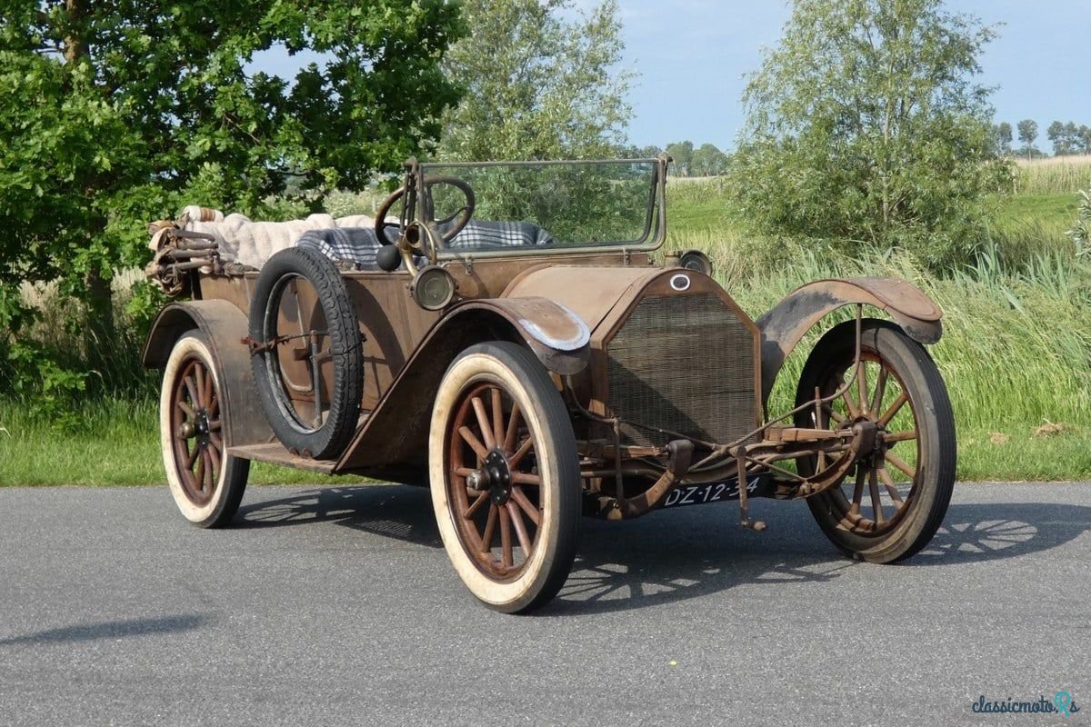 1913' Regal Underslung photo #1