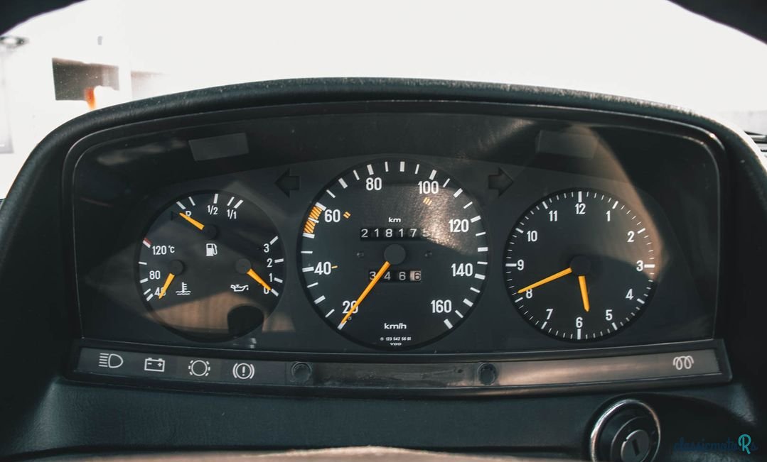 1983' Mercedes-Benz W123 photo #5