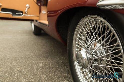 1968' Jaguar E Type Roadster photo #2