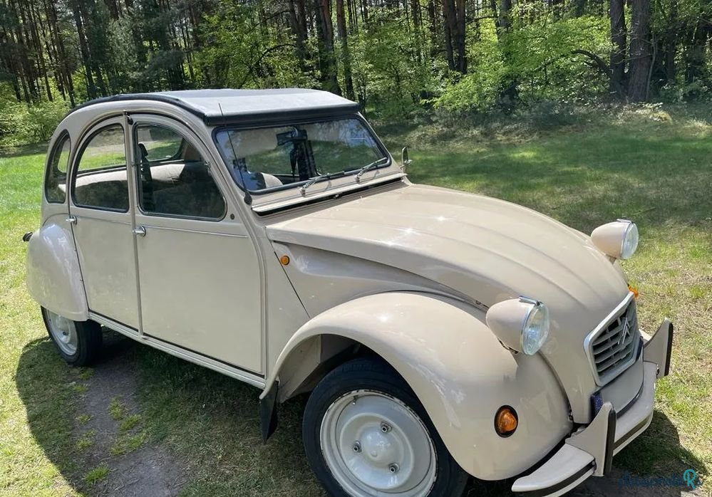 1976' Citroen 2CV 6 Club photo #2