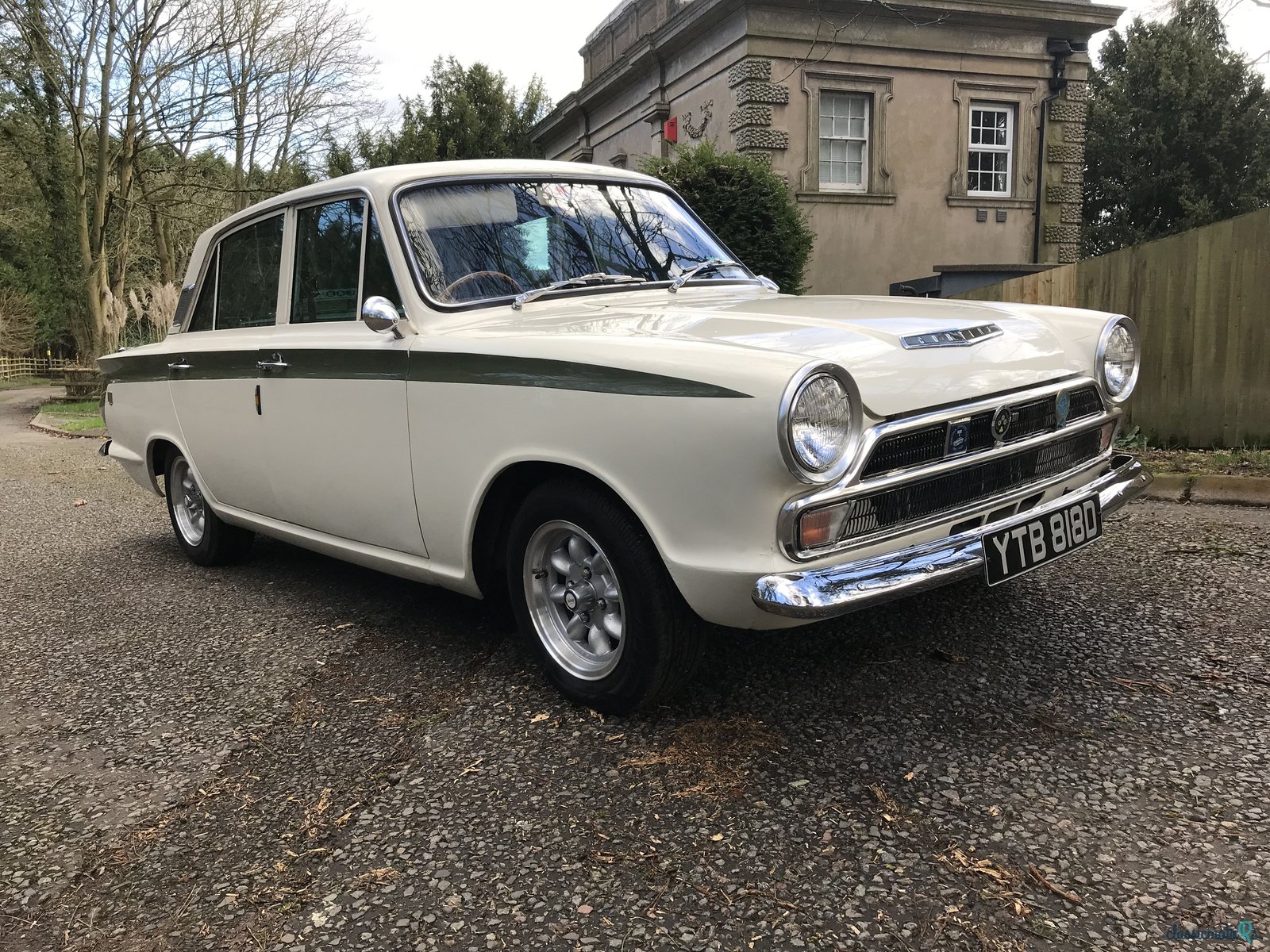 1966' Ford Cortina photo #2