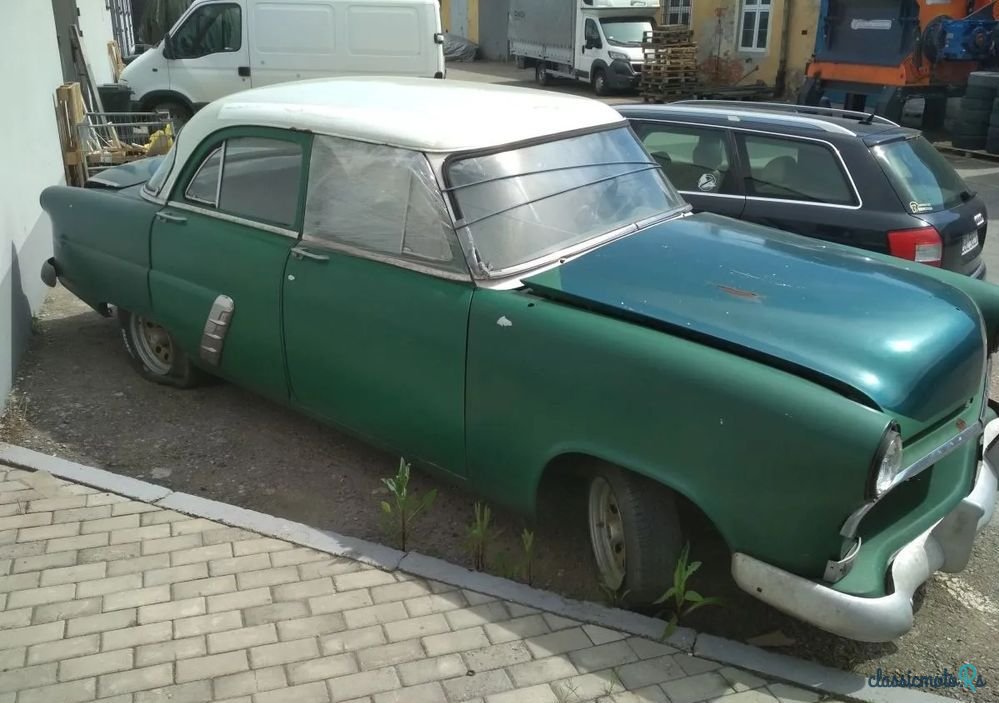 1952' Ford Crestline photo #3