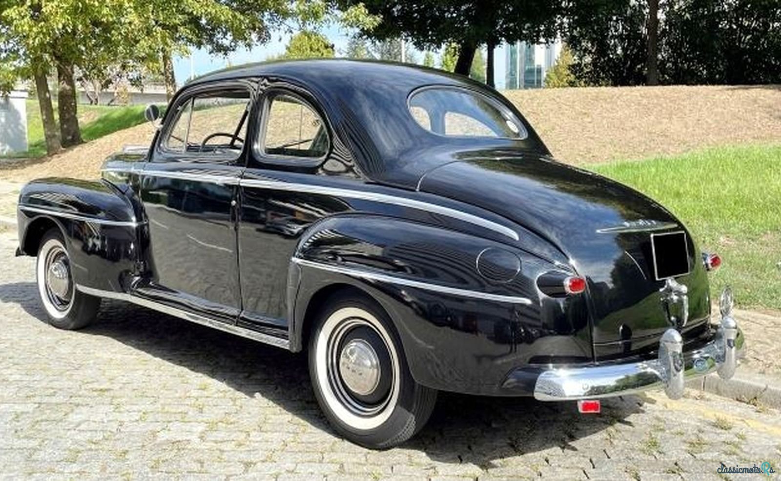 1948' Ford Coupe Super Deluxe photo #4
