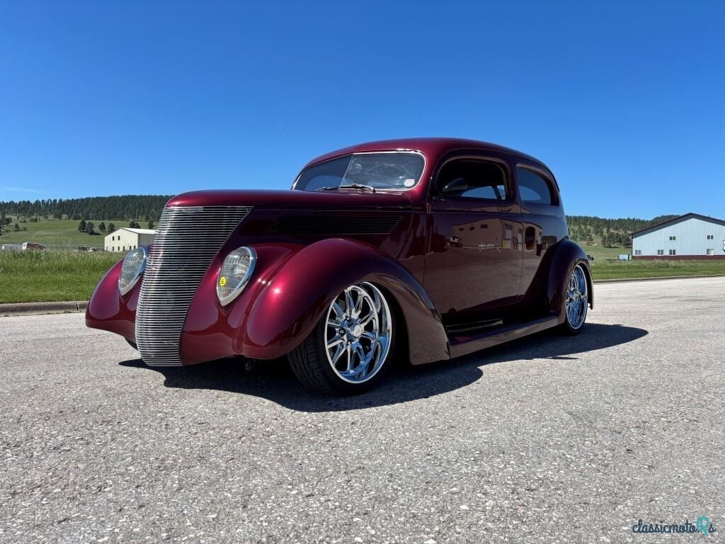 1937' Ford Custom photo #3