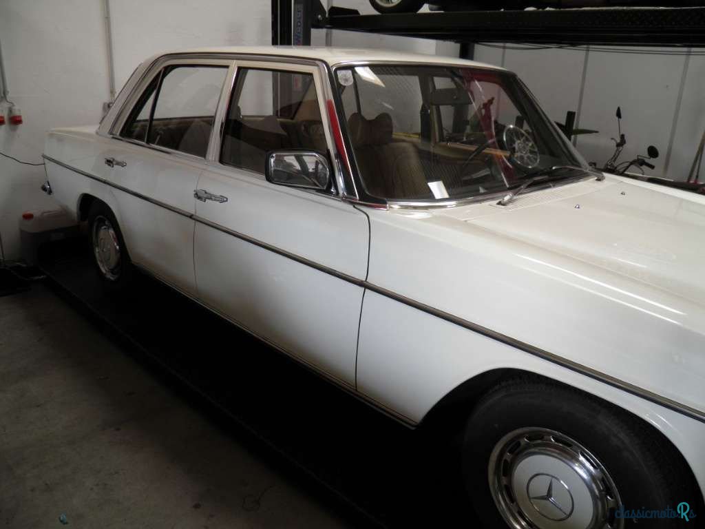 1974' Mercedes-Benz 240D photo #2