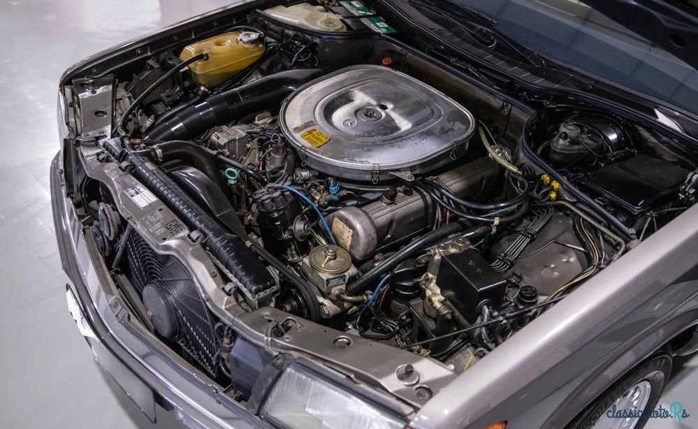 1982' Mercedes-Benz W126 380Sec photo #3