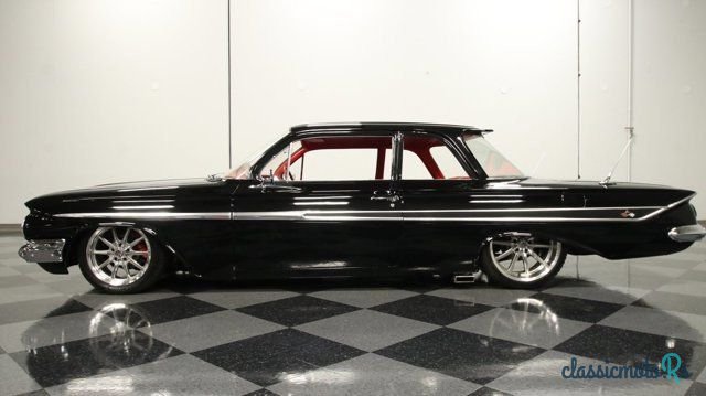 1961' Chevrolet Biscayne photo #1