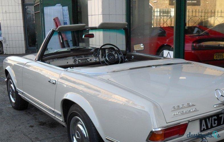 1966' Mercedes-Benz 230 photo #2