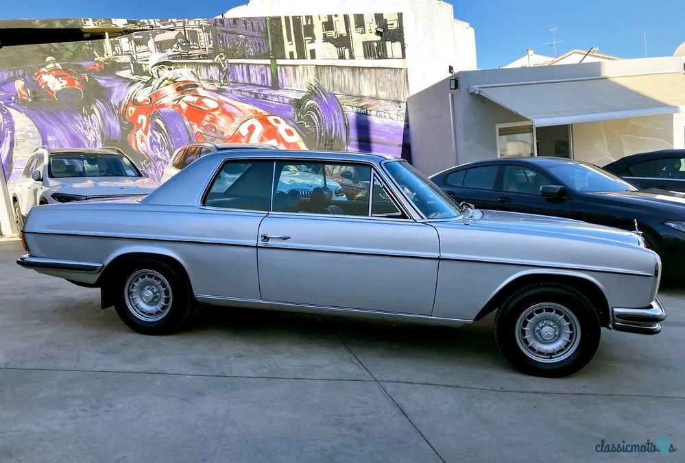 1971' Mercedes-Benz 250 photo #2