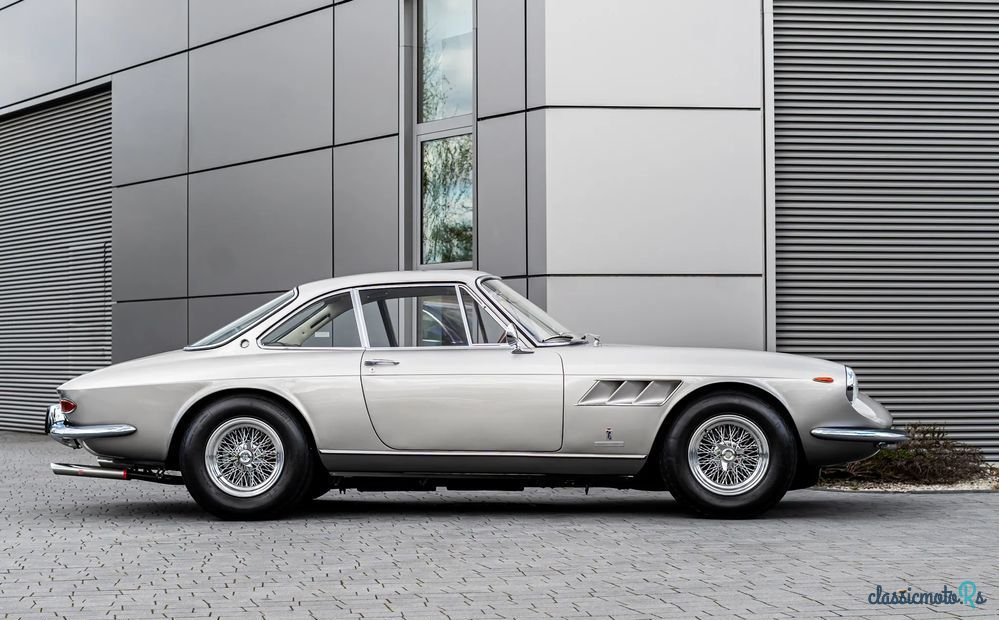 1968' Ferrari 330 photo #2
