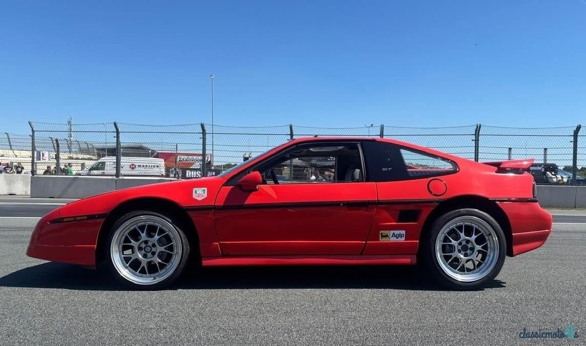 1987' Pontiac Fiero photo #1