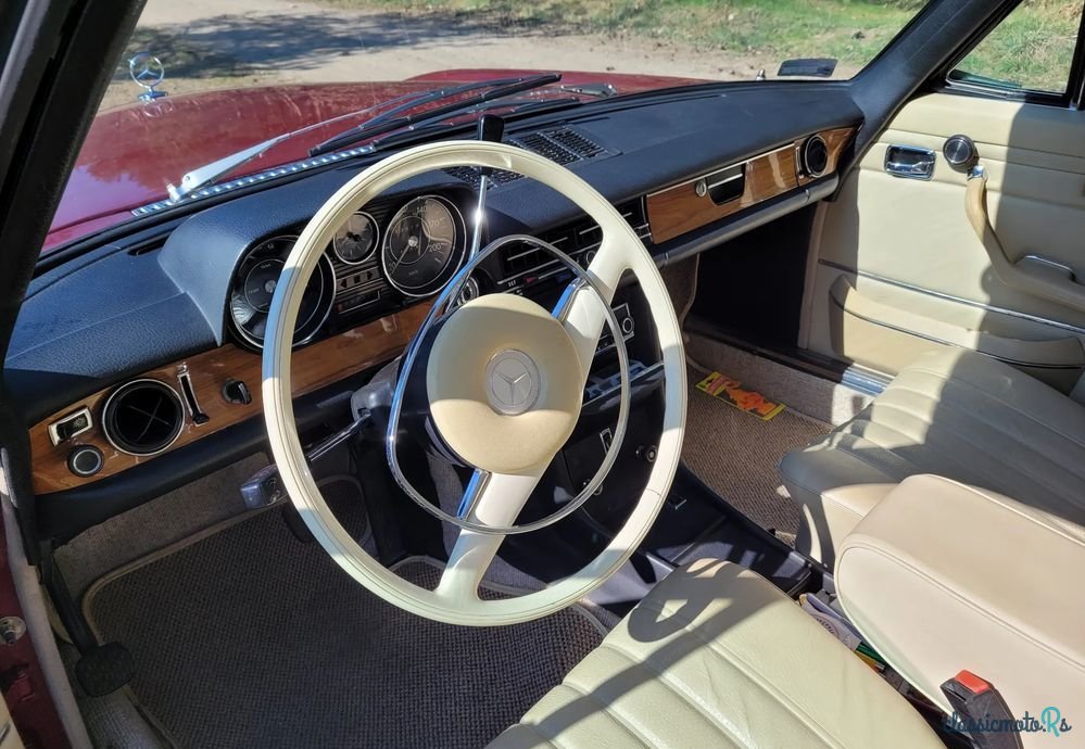 1970' Mercedes-Benz 250CE W114 photo #4
