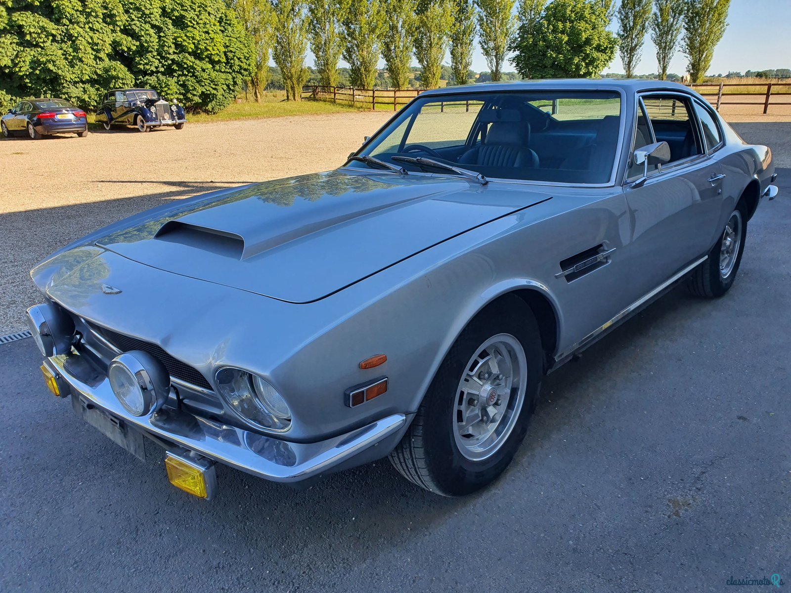 1975' Aston Martin V8 photo #1