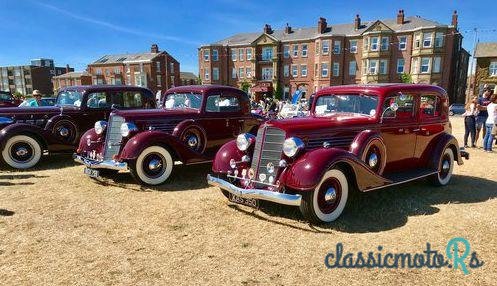 1935' Buick Series 60 Club Sedan photo #2