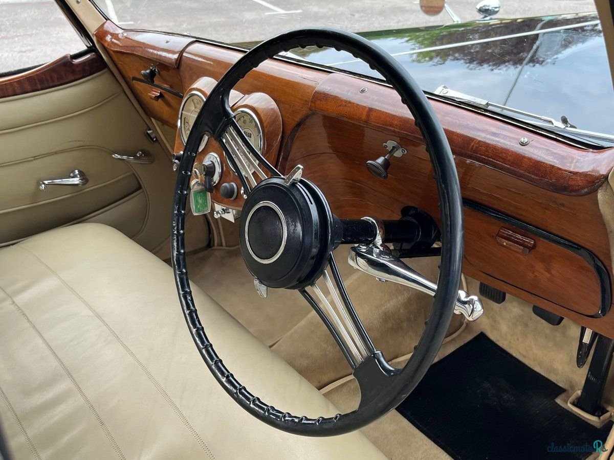 1947' Triumph Roadster photo #4