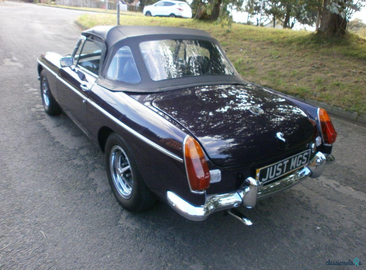 1974' MG MGB Roadster photo #1