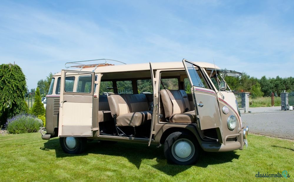1975' Volkswagen Transporter photo #2