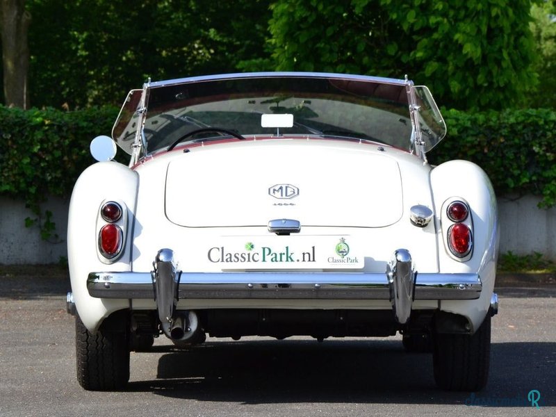 1960' MG MGA photo #4