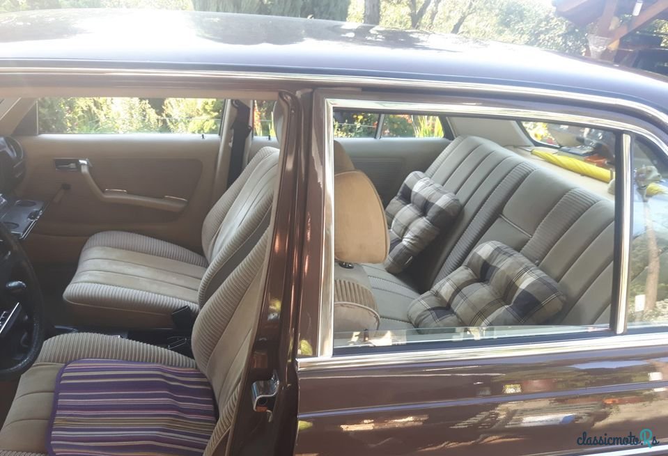 1979' Mercedes-Benz W123 photo #5