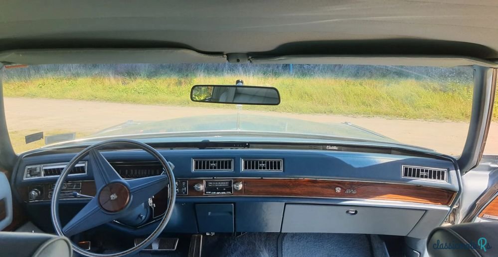 1976' Cadillac Deville photo #2