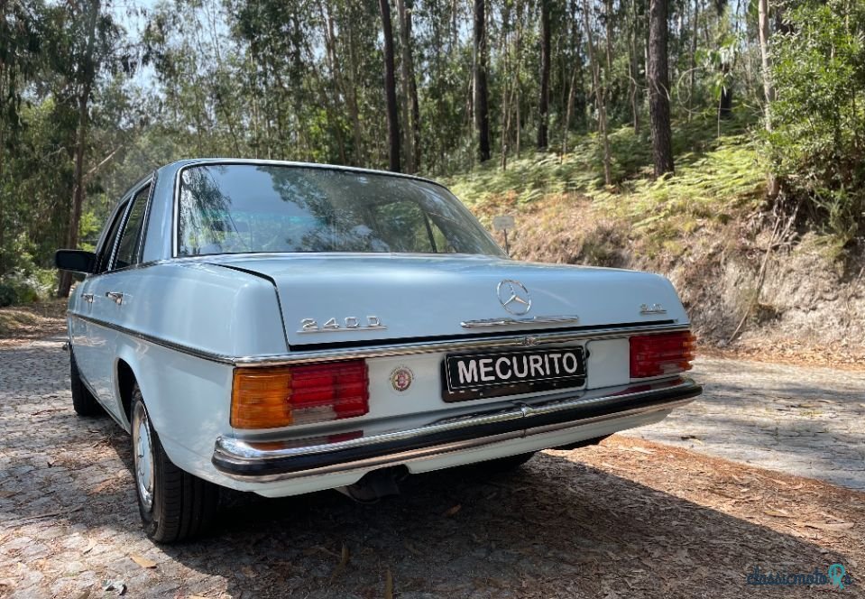 1980' Mercedes-Benz 240 photo #6