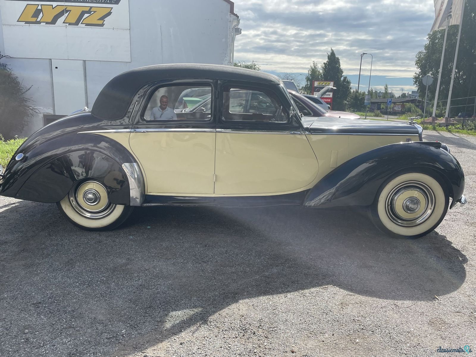 1954' Riley Rme photo #3