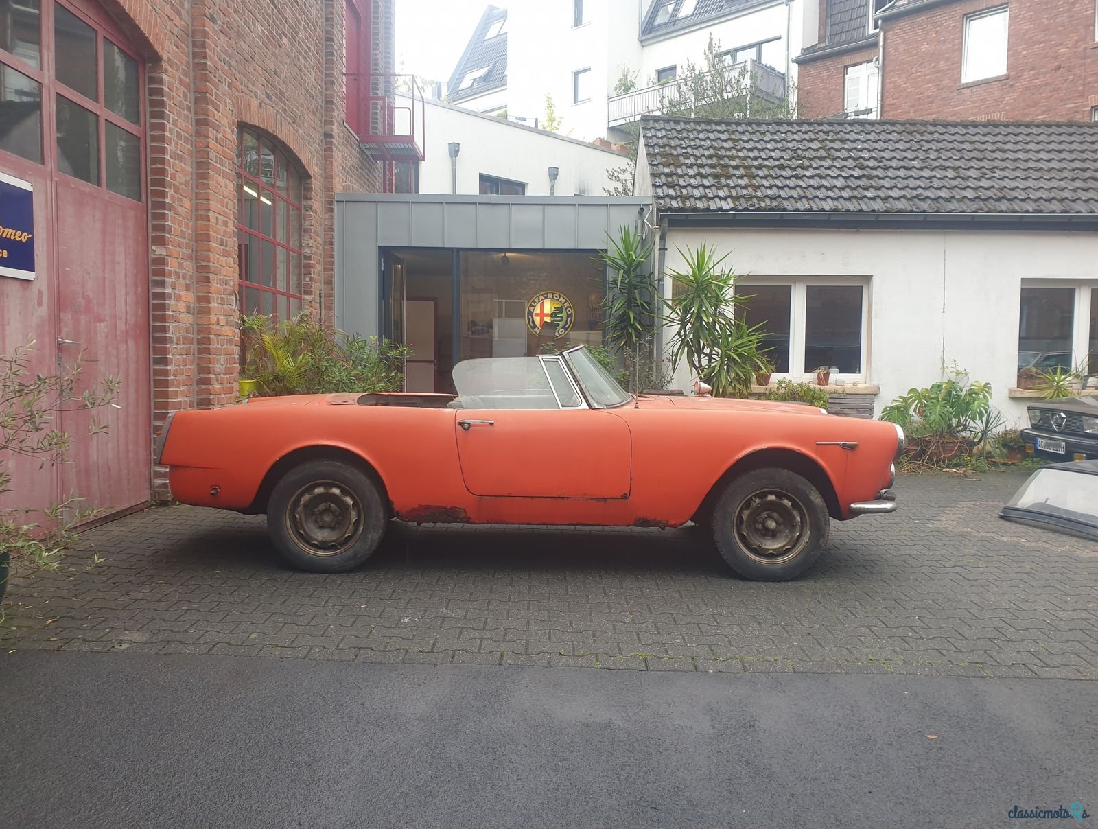 1963' Alfa Romeo 2600 photo #3