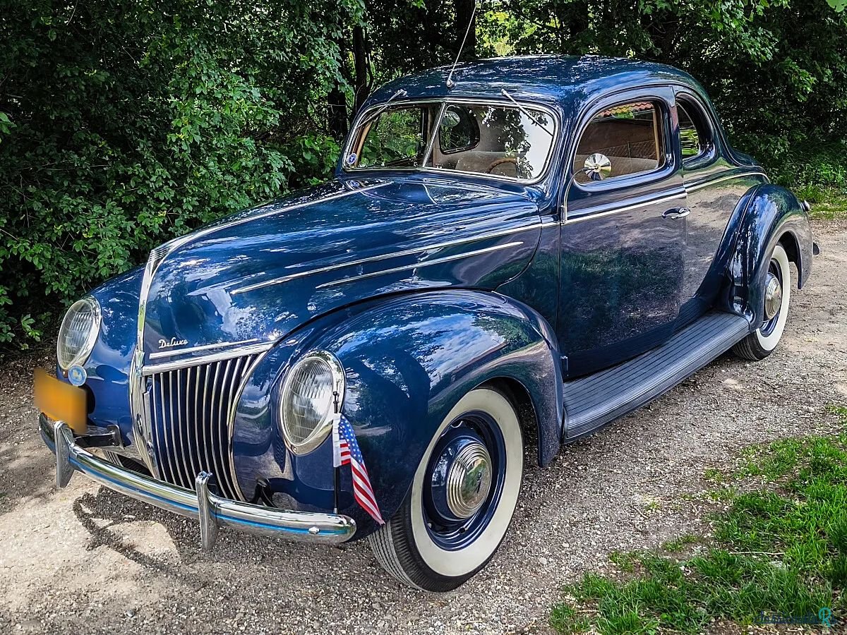 1939' Ford Deluxe photo #1
