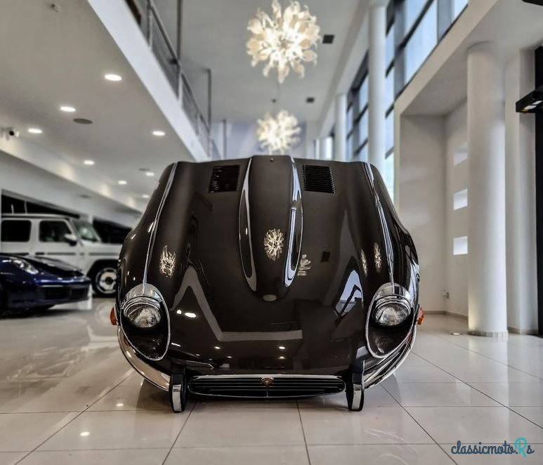 1973' Jaguar E-Type photo #2