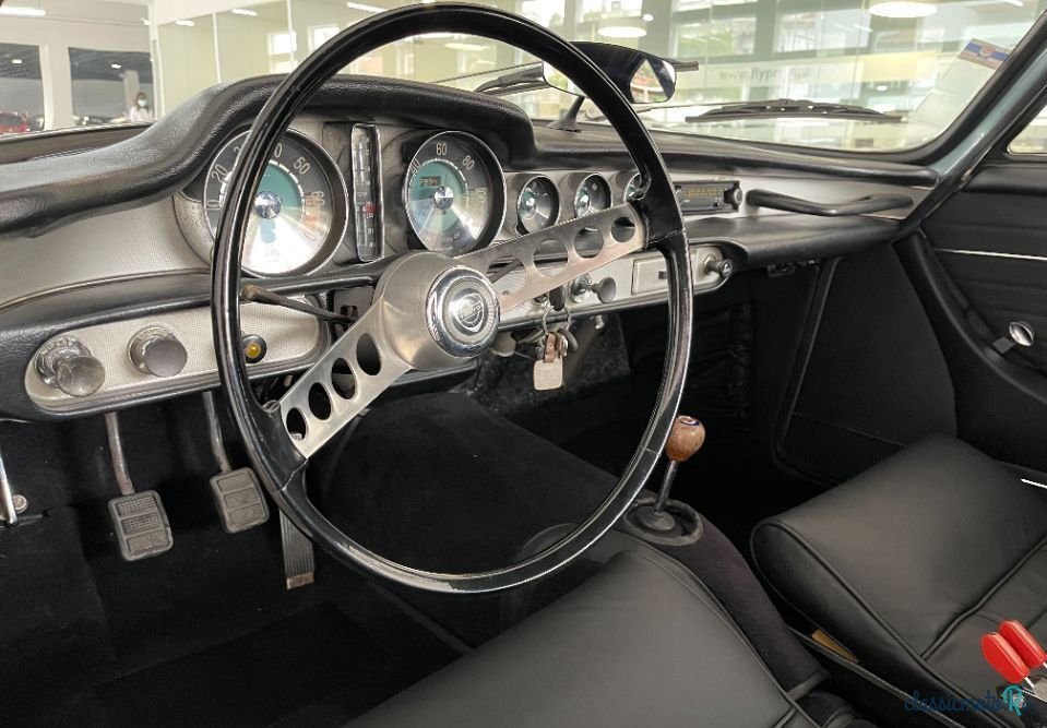 1965' Volvo P1800 photo #6