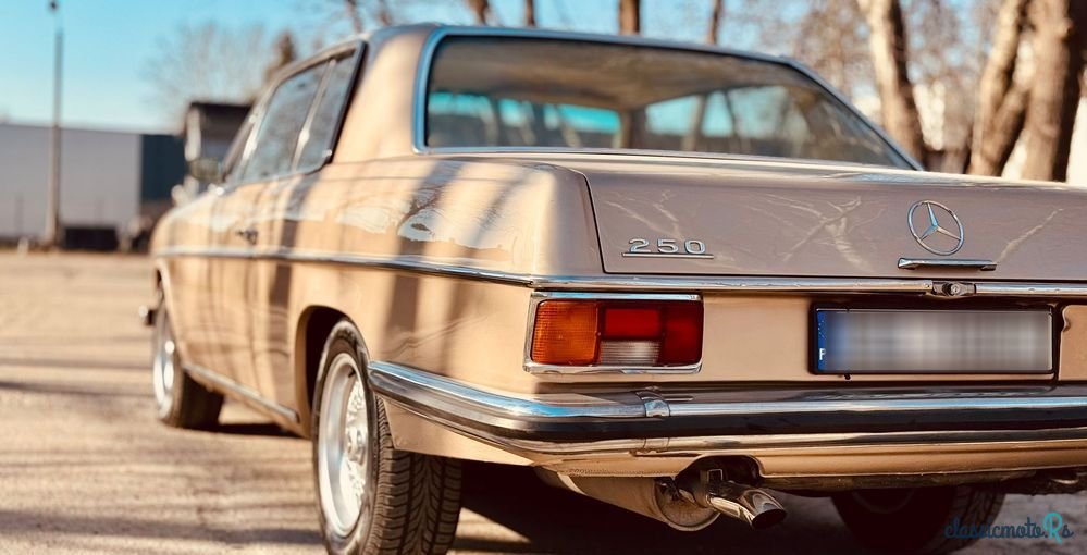 1969' Mercedes-Benz W114 photo #2