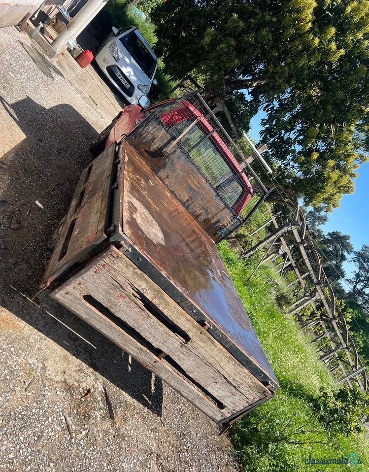 1984' Toyota Hilux photo #3