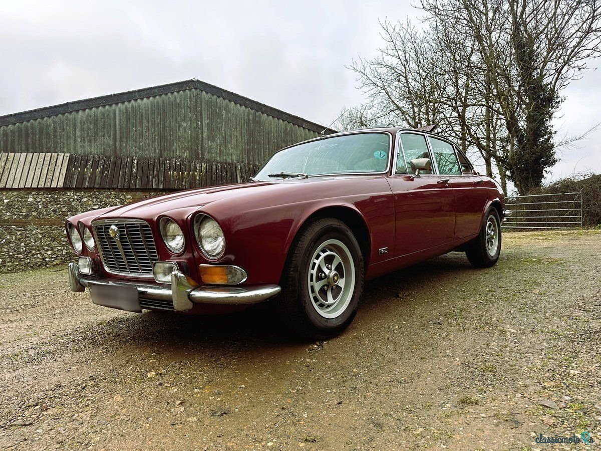 1972' Jaguar XJ photo #2