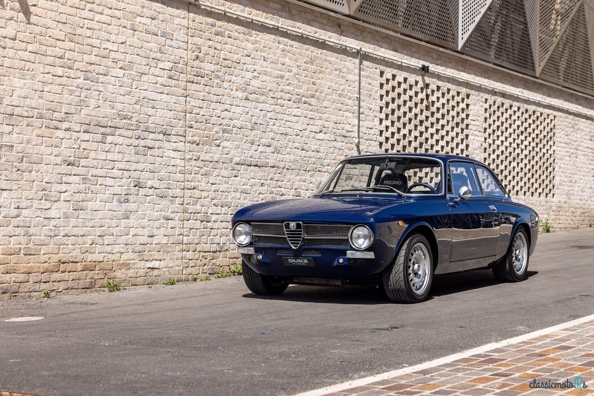 1971' Alfa Romeo Giulia photo #2