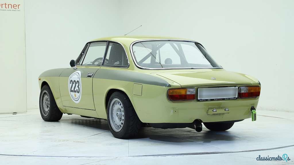 1972' Alfa Romeo GT photo #4