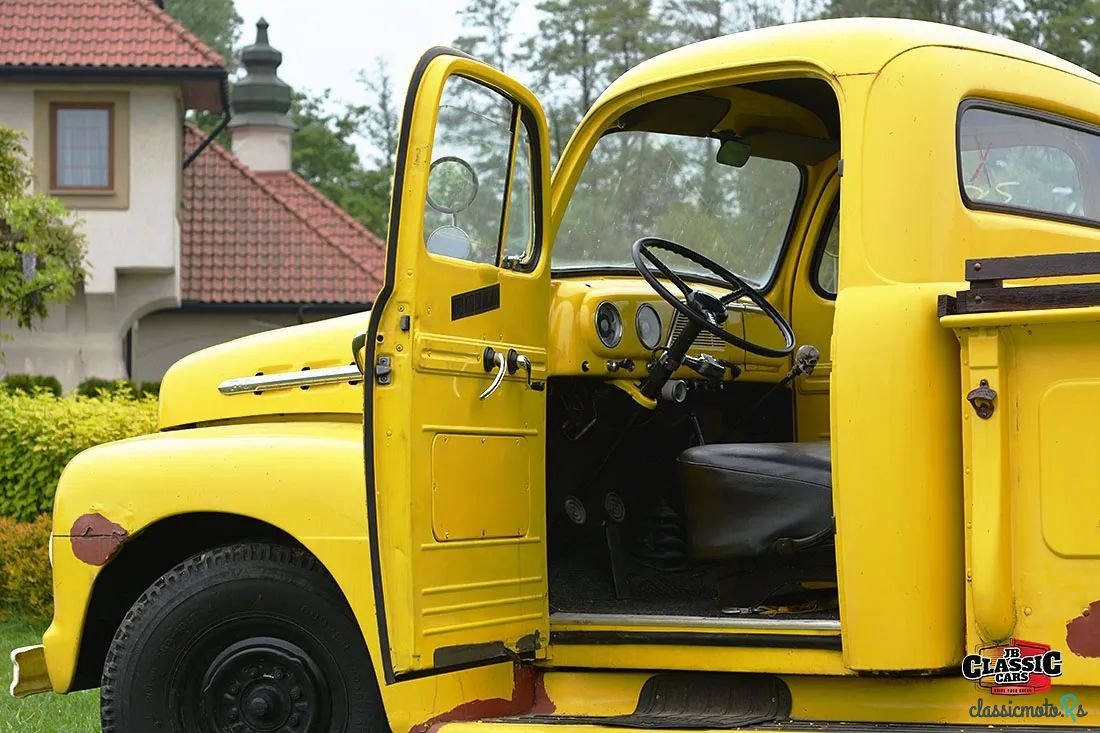 1951' Ford F-3 Stepside photo #3