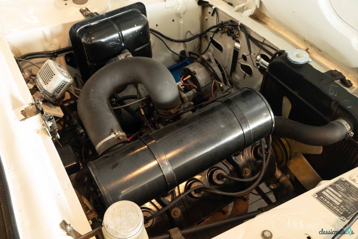 1966' Peugeot 404 photo #2