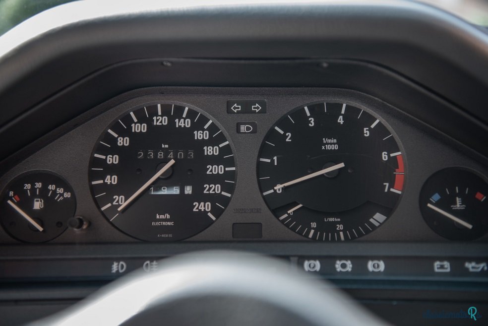 1991' BMW 325 photo #5