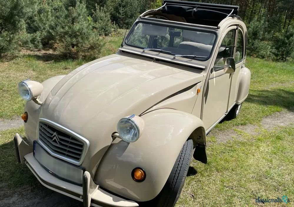 1976' Citroen 2CV 6 Club photo #1