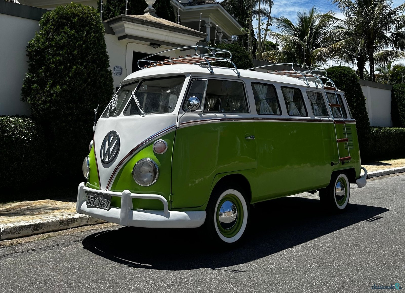 1974' Volkswagen T1 Splitwindow bus photo #1