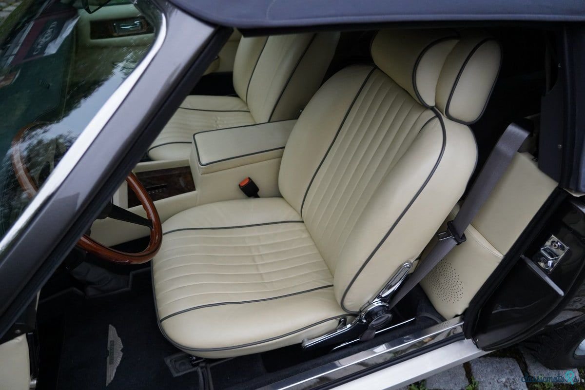 1980' Aston Martin Vantage photo #6