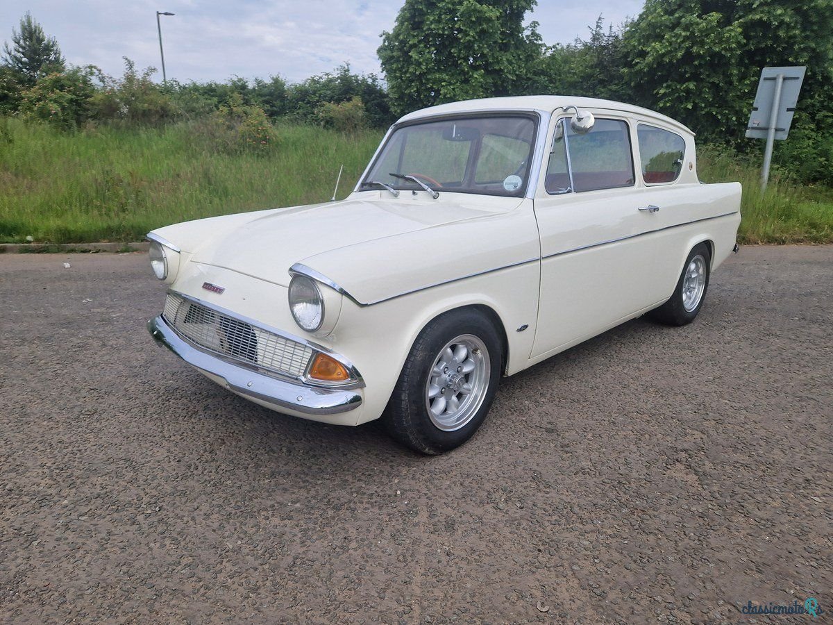 1967' Ford Anglia photo #1