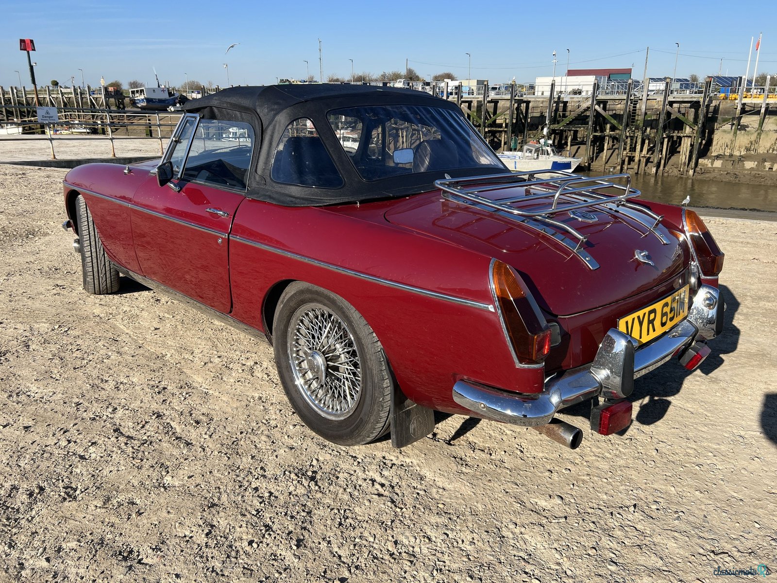 1974' MG B photo #5
