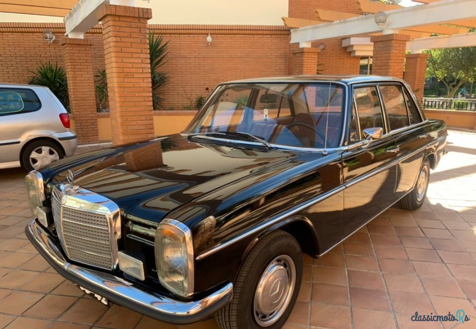 2010' Mercedes-Benz 220 photo #5