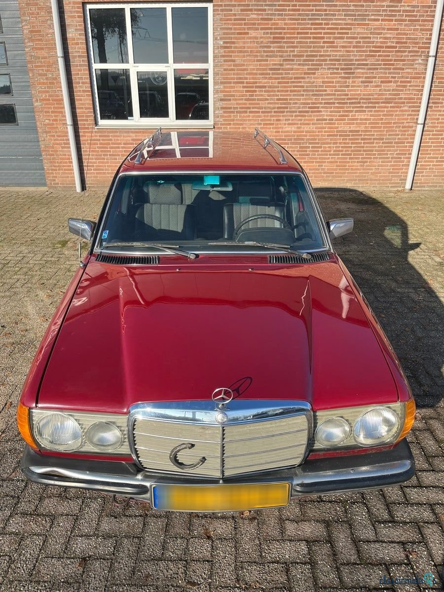 1979' Mercedes-Benz 230 photo #2